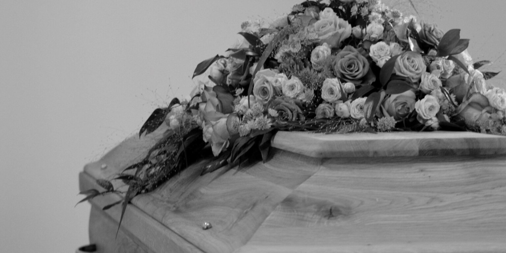 探索葬礼鲜花布置的趋势及其象征意义